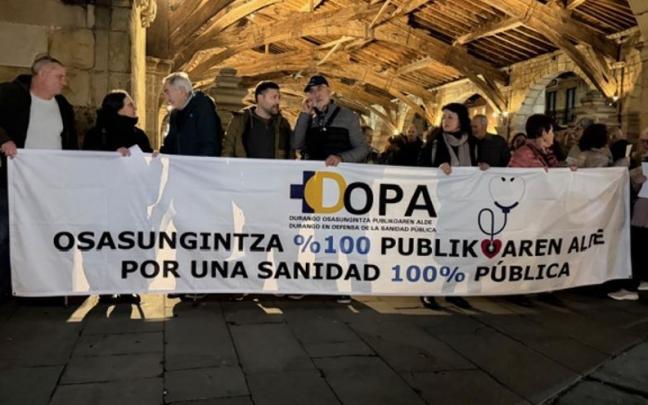 La concentración tenía lugar este jueves por la tarde en el pórtico de Santa María
