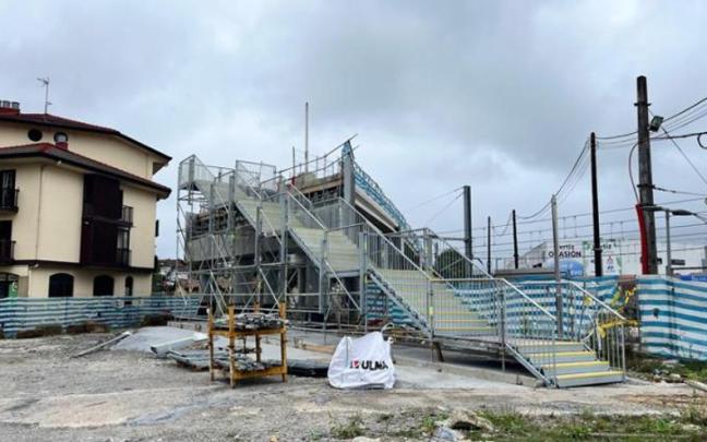 Foto del paso provisional instalado durante las obras de sustitución del puente Tellería.