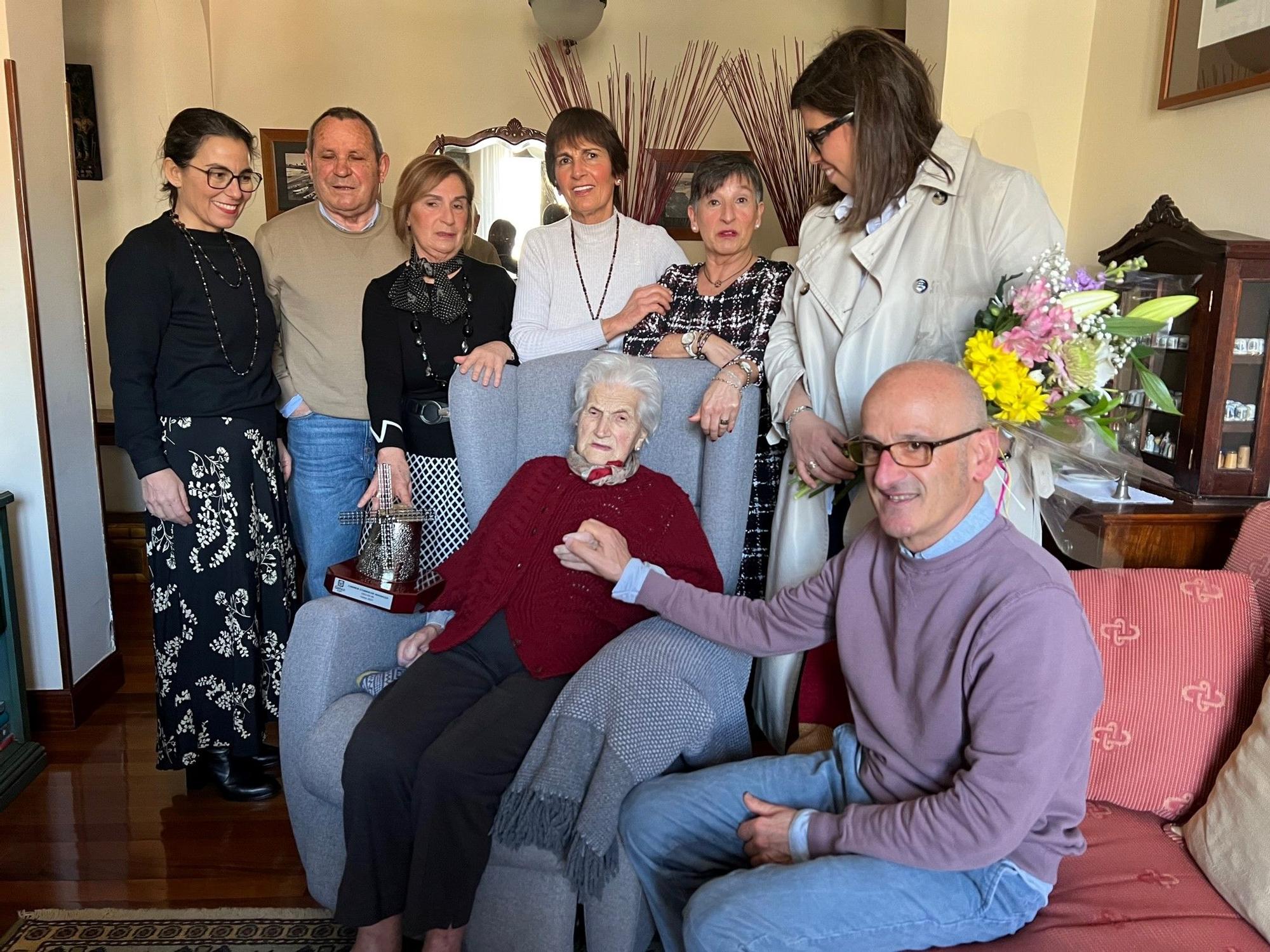 Carmen Iturralde Narbaiza reside en Algorta.