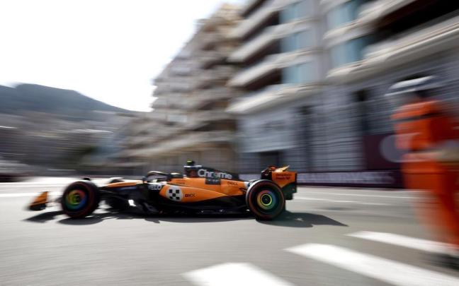 Lando Norris rueda en el circuito de Monte Carlo.