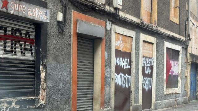 Pintadas en las calles zornotzarras