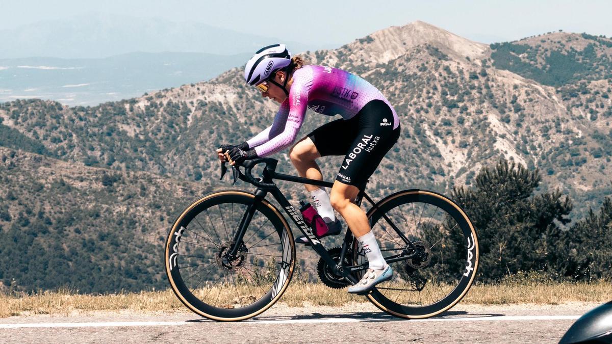 Usoa Ostolaza, durante la cronoescalada.