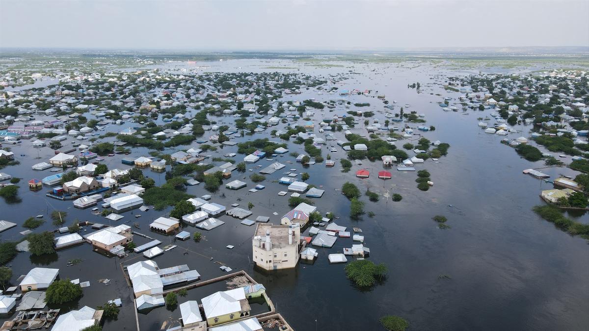 La ciudad de Beledweyne, en Somalia, inundada por el paso de 'El Niño'.