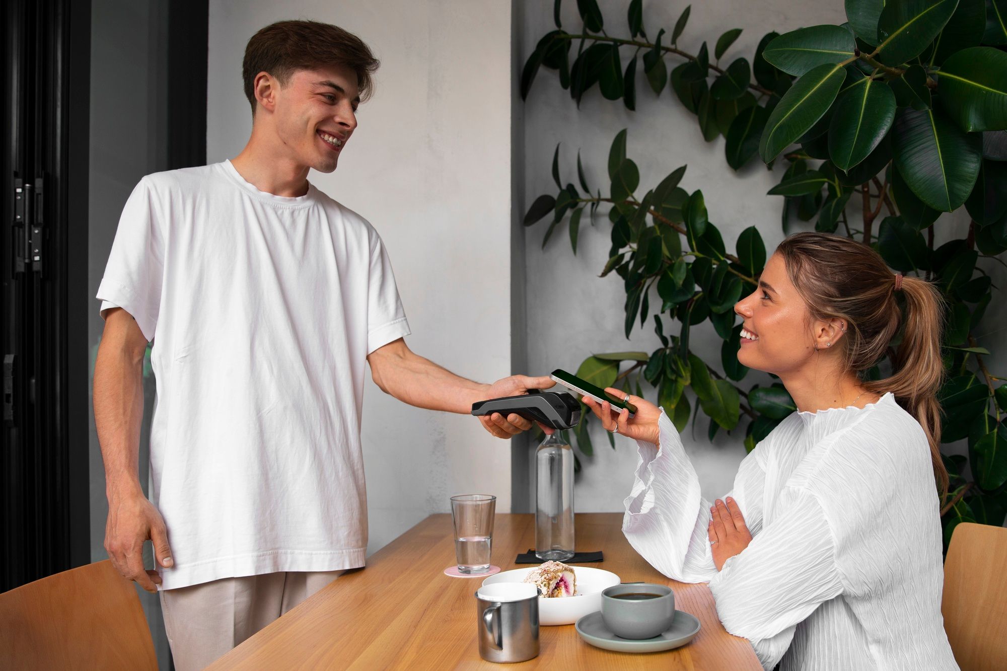 Bizum funcionará en los comercios con tecnología contactless.