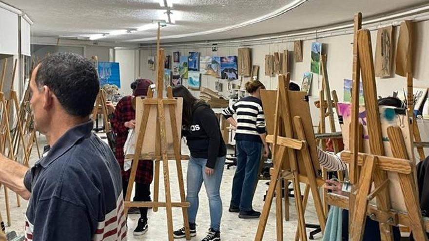 La muestra reúne una selección de los trabajos realizados por el alumnado durante el último año.