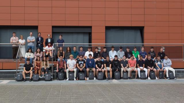 Estudiantes de Ingeniería Informática y Ciencia de Datos e IA que han culminado su formación en el campus de Donostia combinando la capacitación técnica con el compromiso humanista