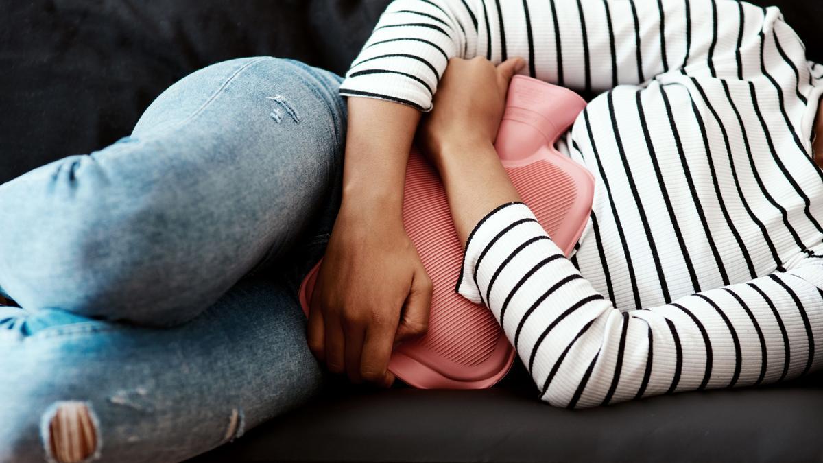 Irritabilidad, ansiedad e hinchazón son algunos síntomas comunes de la hinchazón
