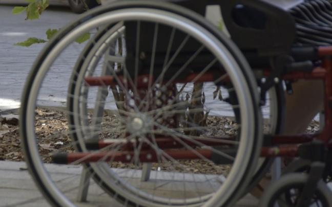 Un hombre en silla de ruedas, en una imagen de archivo.