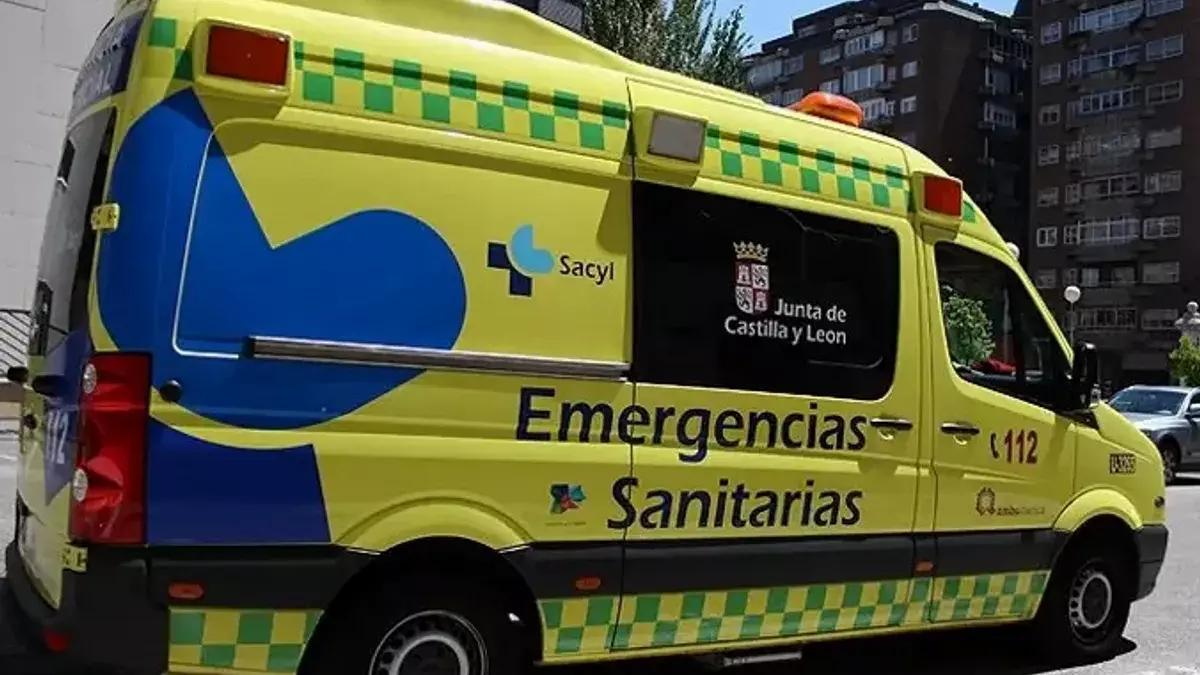 Imagen de archivo de una ambulancia de Castilla y León