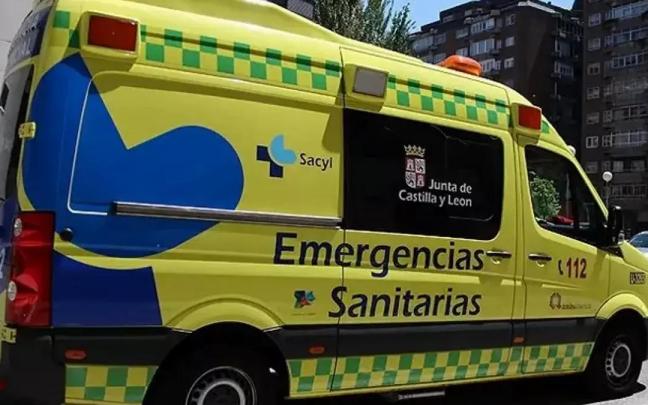 Imagen de archivo de una ambulancia de Castilla y León