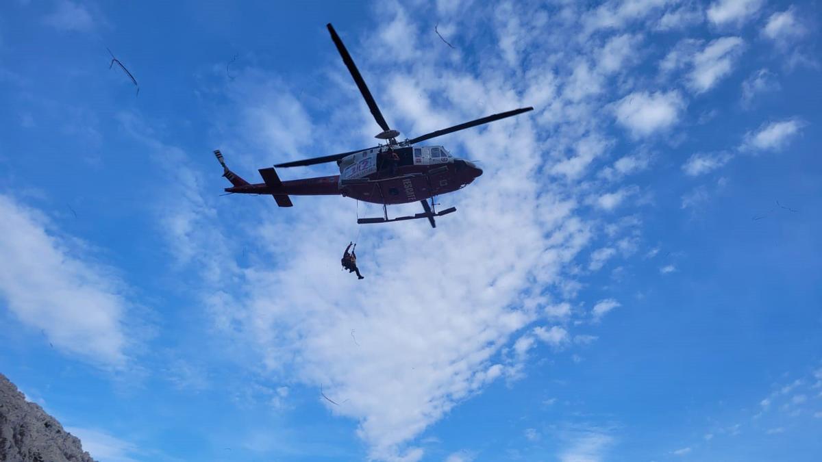 Helicóptero de emergencias del 112 de Cantabria.