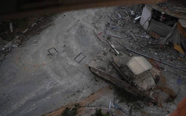 Israel informa de "decenas" de milicianos muertos en nuevas operaciones en ciudad de Gaza.