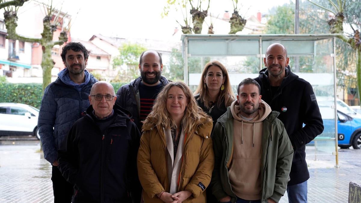 Alcaldes y alcaldesas de Debagoiena reclaman a la Diputación una solución "urgente" al transporte público en la comarca.