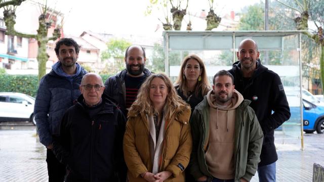 Alcaldes y alcaldesas de Debagoiena reclaman a la Diputación una solución "urgente" al transporte público en la comarca.