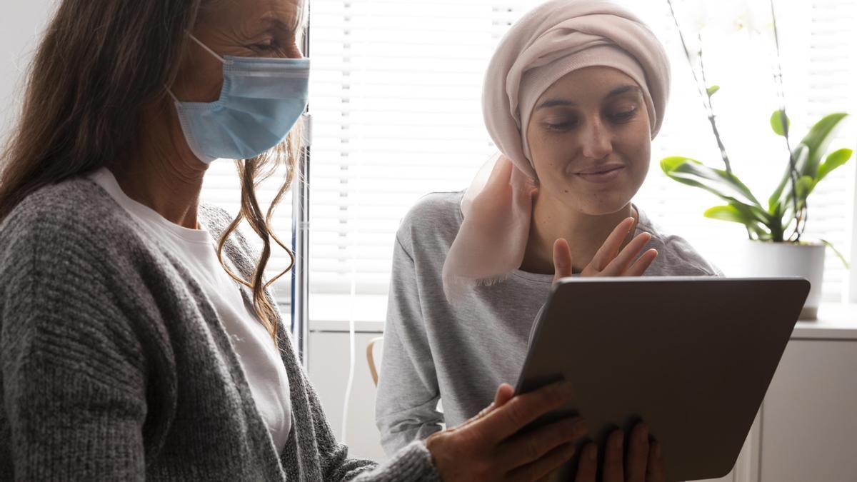 Una paciente de cáncer en un hospital.