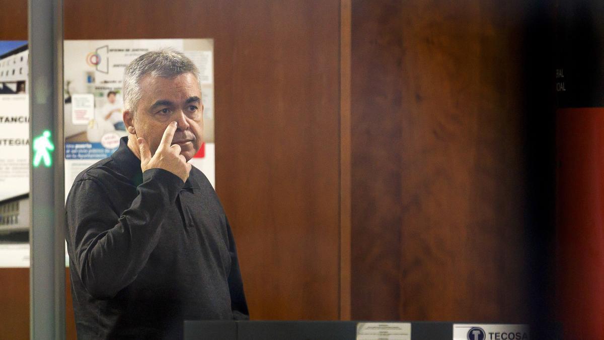 Santos Cerdán entrando a los juzgados.