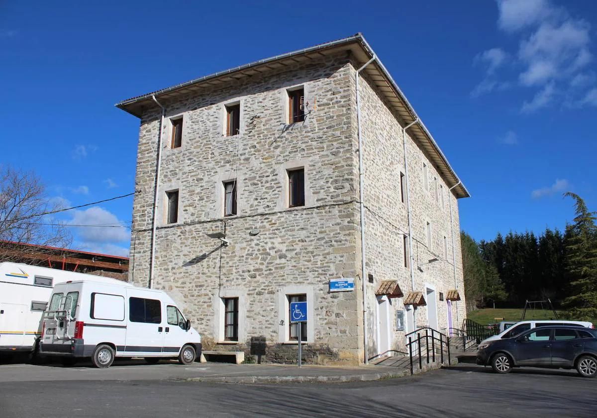 Edificio del sindicato de Respaldiza, en Ayala, destinada a sede de la Cuadrilla de Aiaraldea