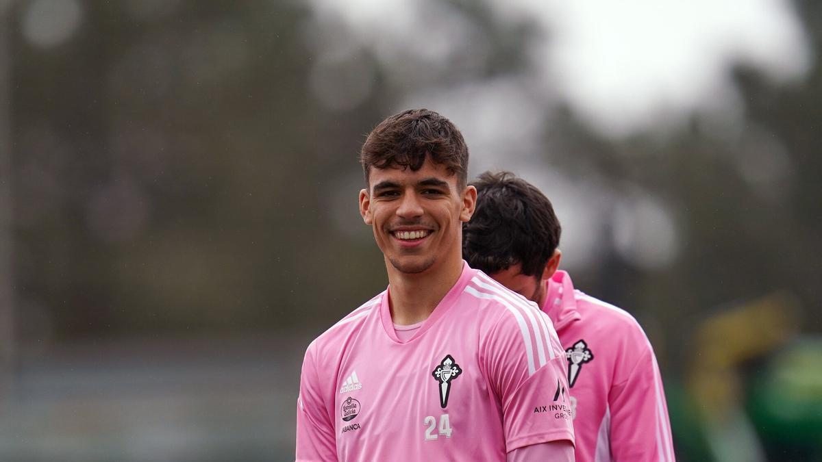 Gabri Veiga, durante un entrenamiento con el Celta.