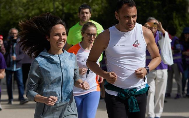 La secretaria general de Podemos, Ione Belarra, participó este domingo en una carrera popular en el Parque de El Retiro.