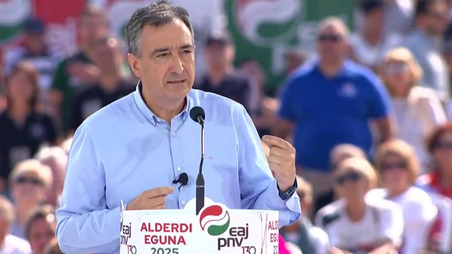 Aitor Esteban es el político mejor valorado por los vascos, según la encuesta.