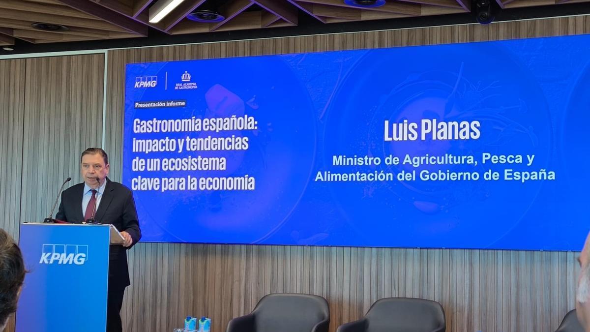 El ministro de Agricultura, Pesca y Alimentación, Luis Planas, durante la presentación del informe.