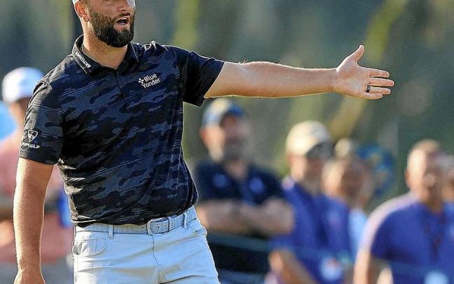 Jon Rahm lamenta un putt fallado ayer en su segunda vuelta en Bay Hill. | FOTO: AFP