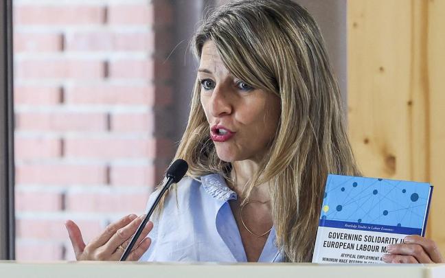 Yolanda Díaz, durante la conferencia de presentación del libro 'Governing Solidarity in European Labour Market' en Lisboa.