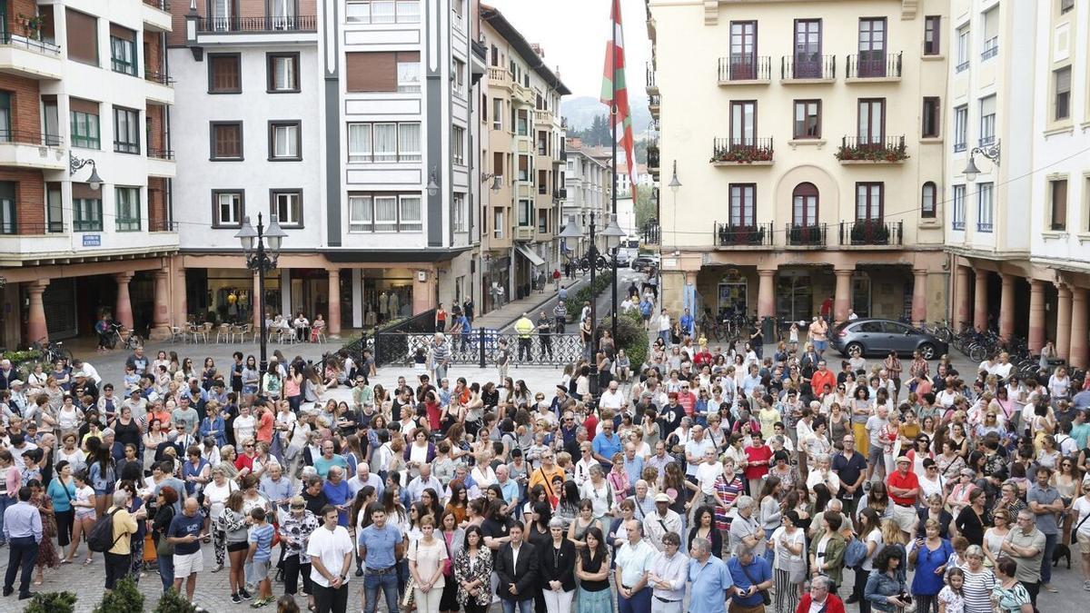 Protesta en Zarautz por la agresión sexual sufrida por una menor