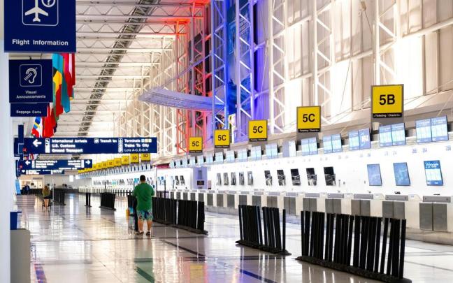 Imagen de un aeropuerto y sus terminales