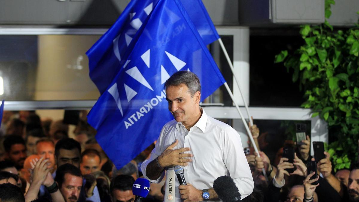 El líder de Nueva Democracia, Kyriakos Mitsotakis, en la sede del partido tras el anuncio de los primeros resultados de las elecciones en Grecia.