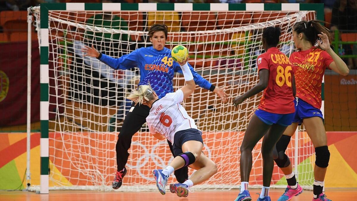 Darly Zoqbi, en un partido con la selección española.