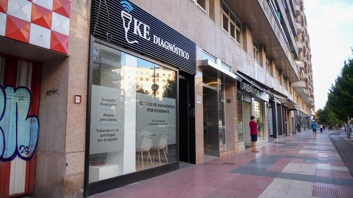 Local de Ke Diagnostico en la Avenida Gasteiz especializado en ecografías