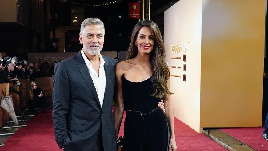 El actor George Clooney y la abogada de derechos humanos Amal Clooney.