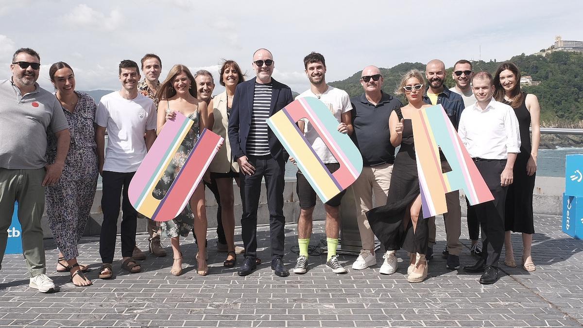 Imagen de familia de la presentación de la programación veraniega de ETB en Donostia.