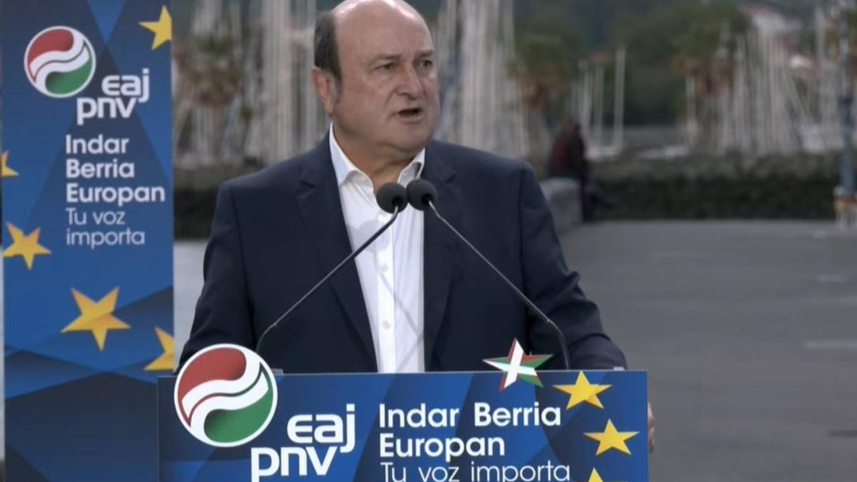 El presidente del EBB, Andoni Ortuzar, en un acto del PNV