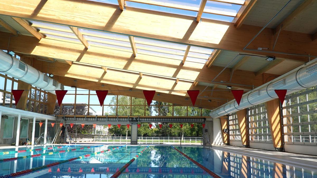 La nueva cubierta de la piscina de Fanderia.
