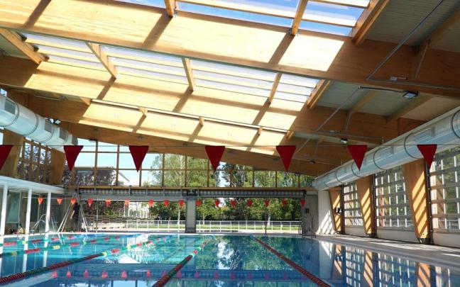 La nueva cubierta de la piscina de Fanderia.