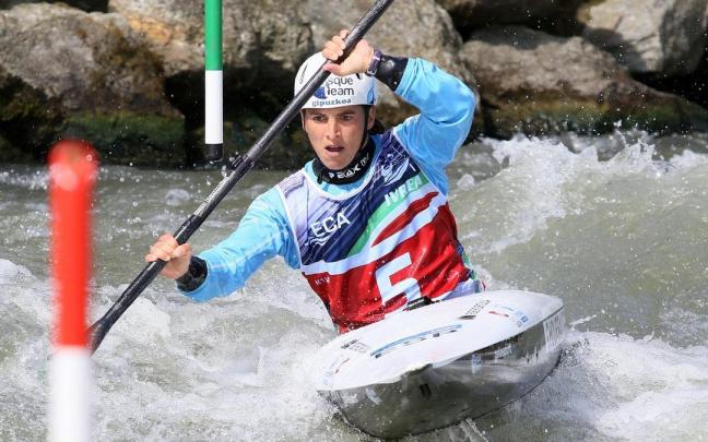 Maialen Chourraut, pese a penalizar, sacó más de dos segundos a sus rivales.