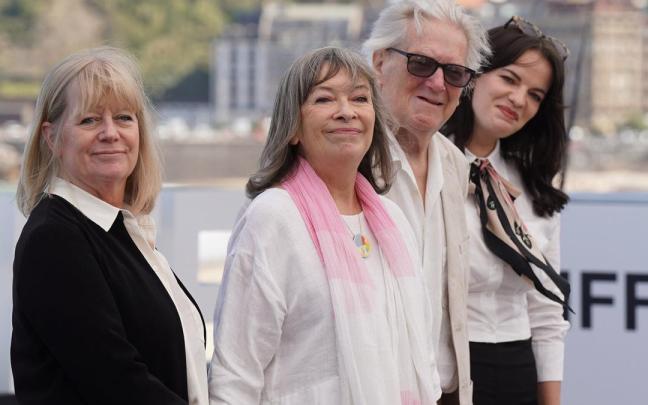 El elenco de la película presente en Donostia