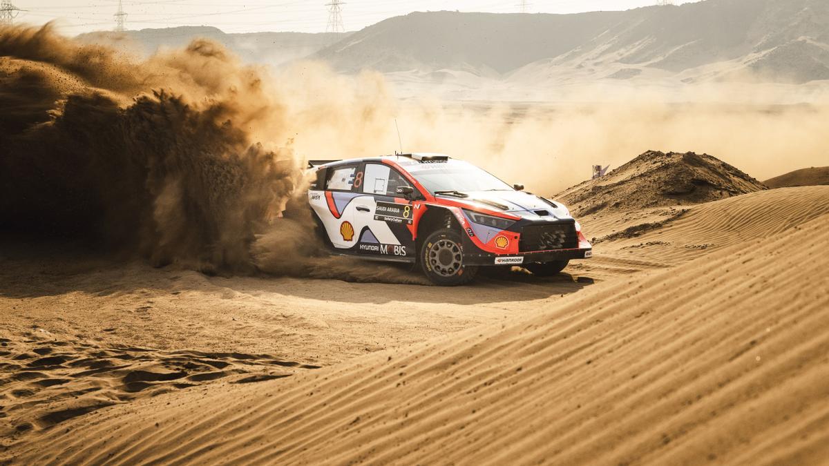 Ott Tänak, en el Rally de Arabia Saudí, que cerró la temporada 2025.