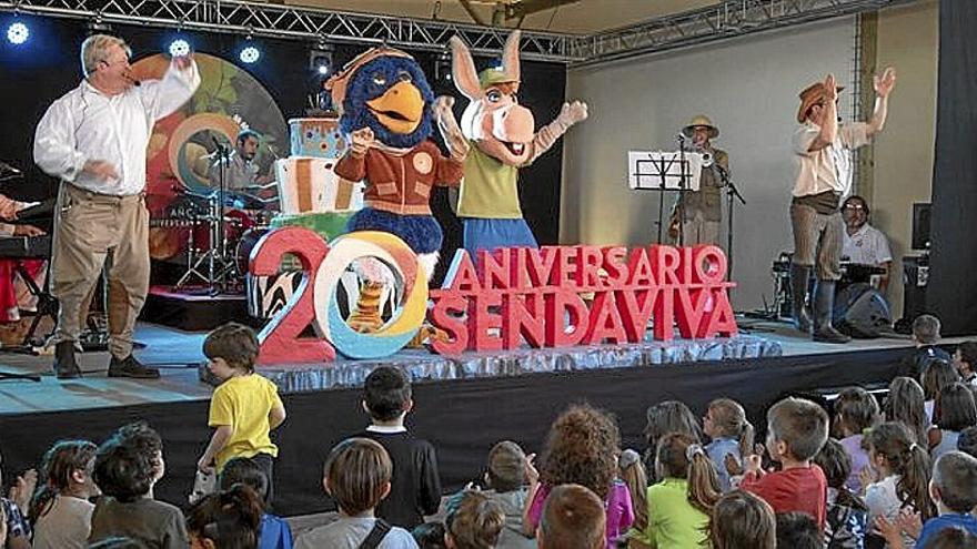 Acto de inauguración de ayer en Sendaviva. | FOTO: FERMÍN PÉREZ-NIEVAS