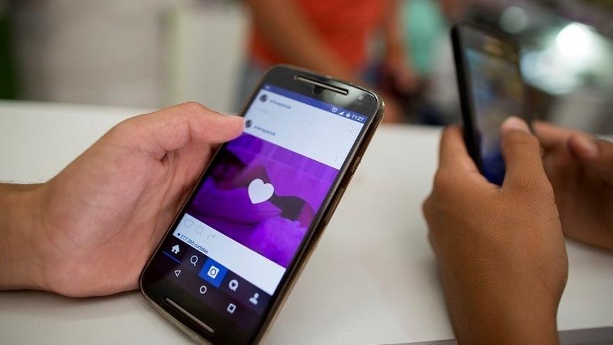 Son muchas las voces que reclaman medidas para proteger a los menores del acceso a redes y la sobrexposición a las pantallas.