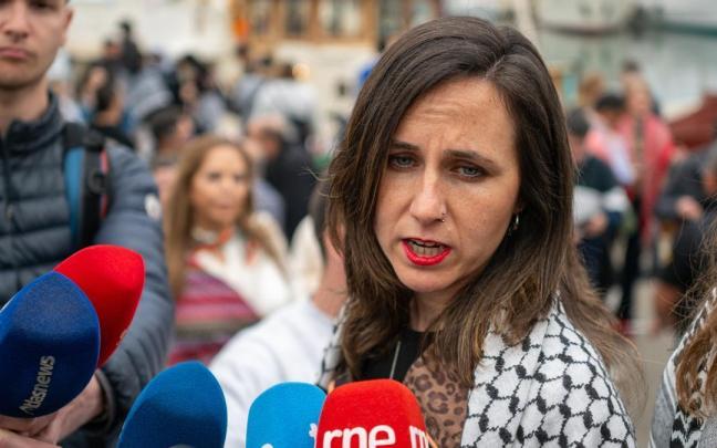 La secretaria general de Podemos, Ione Belarra, ofrece declaraciones a los medios durante la rueda de prensa de la Global Sumud Flotilla (GSF) antes de partir a Gaza