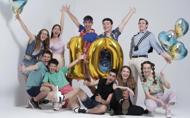 Foto de familia de los protagonistas de ‘Go!azen’.