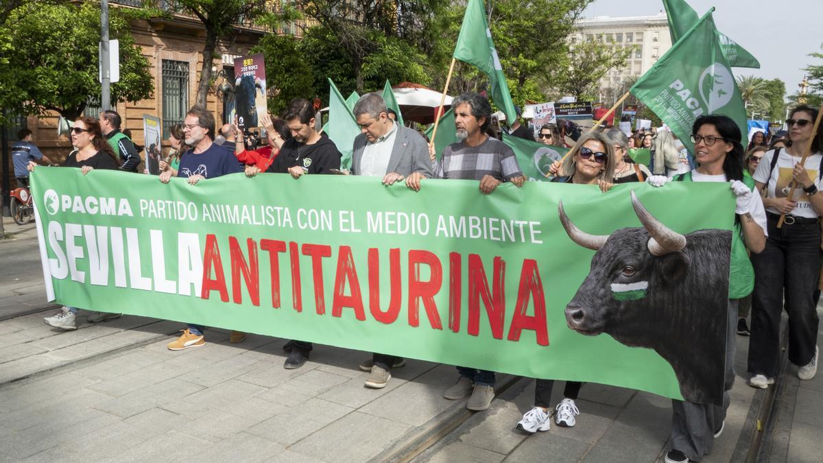 Manifestación antitaurina en Sevilla