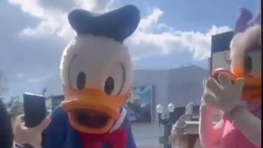 La reacción del Pato Donald y Daisy a la broma.