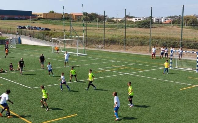 Un partido de fútbol base. / EP Un partido de fútbol base.