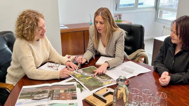 La reunión sirvió para avanzar en una nueva solución ferroviaria para San Lorenzo y Errotabarri.