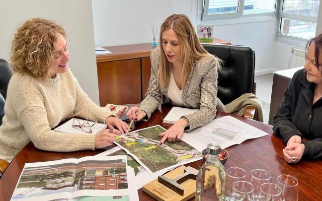 La reunión sirvió para avanzar en una nueva solución ferroviaria para San Lorenzo y Errotabarri.