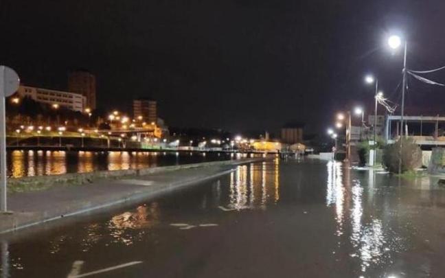 Esta madrugada ya se han producido desbordamientos debido a las mareas vías en muchos puntos de a geografía vasca.
